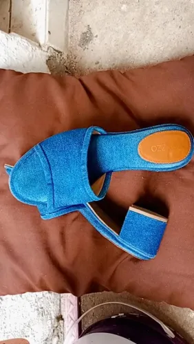 Sandália de salto feminina