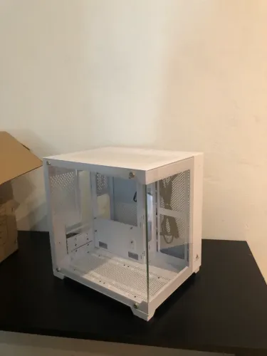Gabinete Gamer Aquário Acegeek Vacancy L375 White - Estado de Novo!