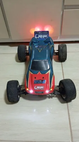 Automodelo elétrico 1/10 4x4 completo 