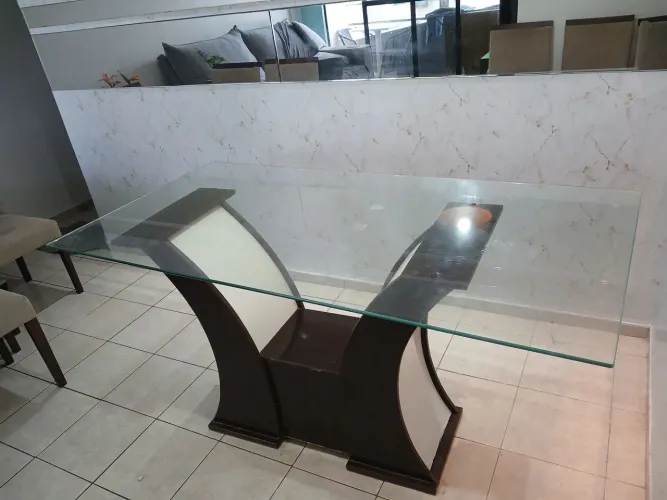 Mesa de jantar de vidro 1,60x80 seminova