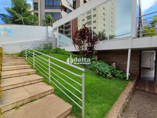 Prédio disponível para venda no bairro Centro em Uberlândia-MG