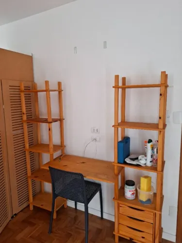 Estante e escrivaninha