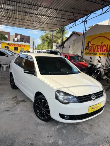 Volkswagen Polo Sedan 1.6 MI Total Flex 8V 4P 2013