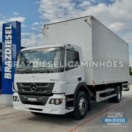 MB Atego 1719 ano 2012 com baú de 7,10m