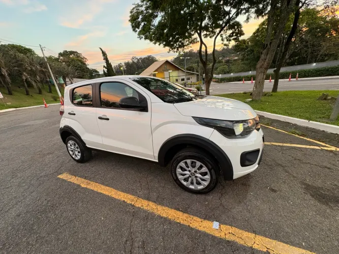 Fiat Mobi Like 1.0 Fire Flex 5P. 2022