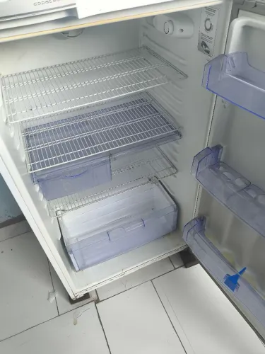Vendo geladeira usada nas está funcionando tudo normal