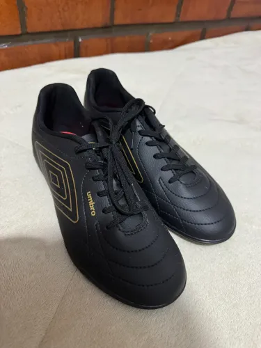 Chuteira Society Umbro 42