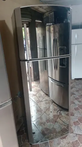 Vendo geladeira bosch  funcionando tudo perfeitamente os interessados mandar mensagem 
