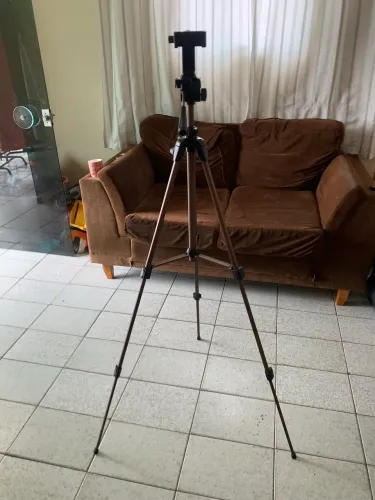 Tripé para celular ou câmera