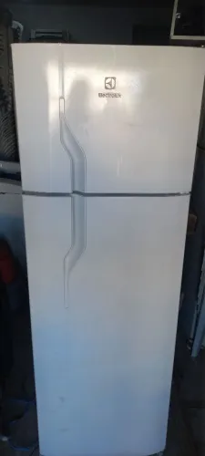 VENDO GELADEIRA DUPLEX ELETROLUX $ 800,00