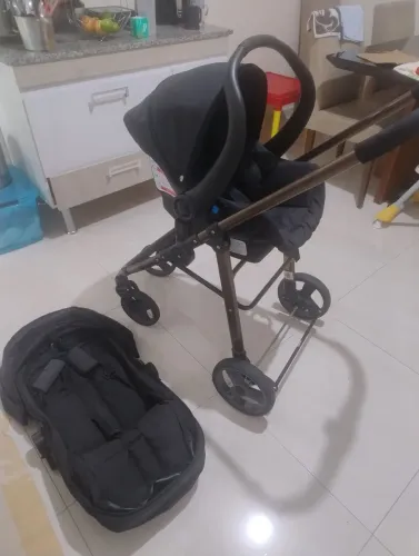 Carrinho de bebê e bebê conforto com base - Modelo Olympus da Galzerano 