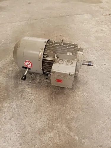 Motor Elétrico Siemens 4 Cv 1740 Rpm 220/380 / -- 01127 Nc