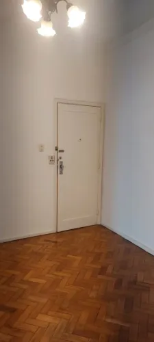Gloria. Alugo. 2Quarto/2salas.1 VG. Ótimo local. Perto metrô. R$ 4.000,00.
