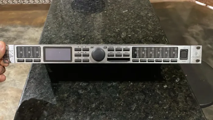 Processador DXC2496 Behringer 