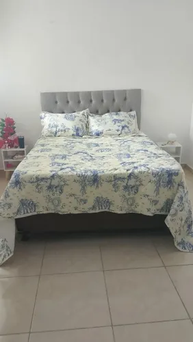 Cama box + colchão + 5 itens
