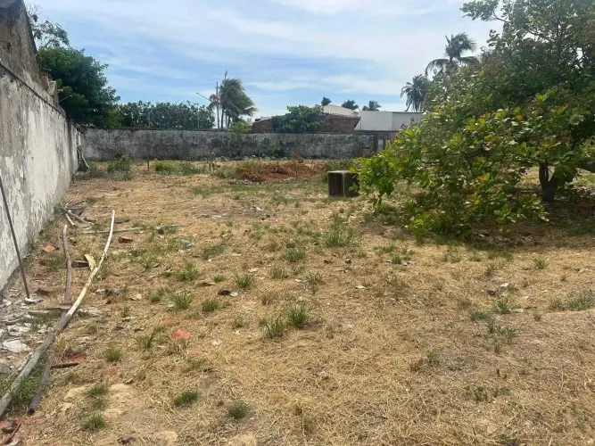 Lote perto da praia na Aruana [9607]