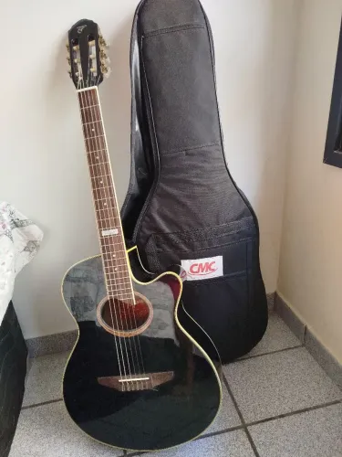 Vendo violão elétrico.