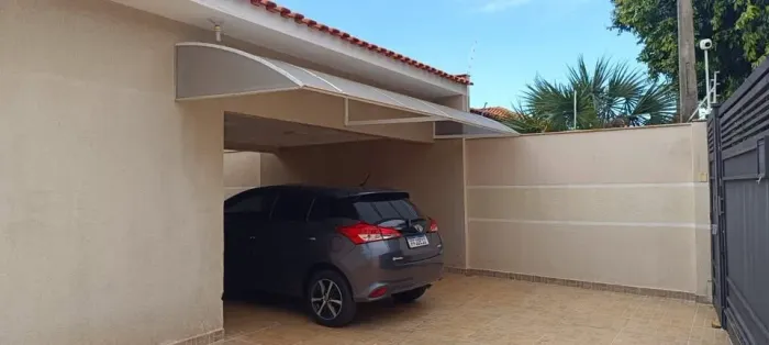 CASA AMPLA A VENDA NO JARDIM IRACEMA