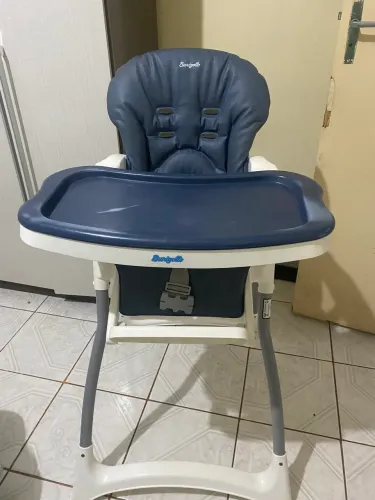 Cadeirinha de alimentação burigotto