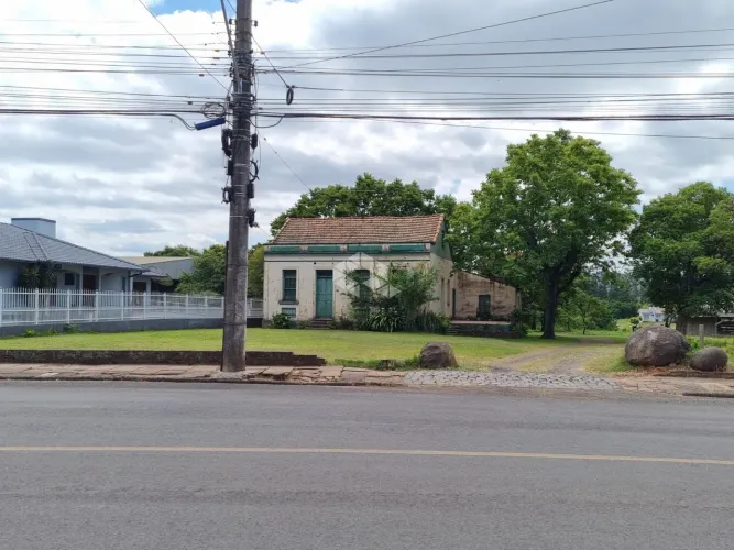 Terreno com casa centenária a venda no bairro Aimoré em Arroio do Meio/RS