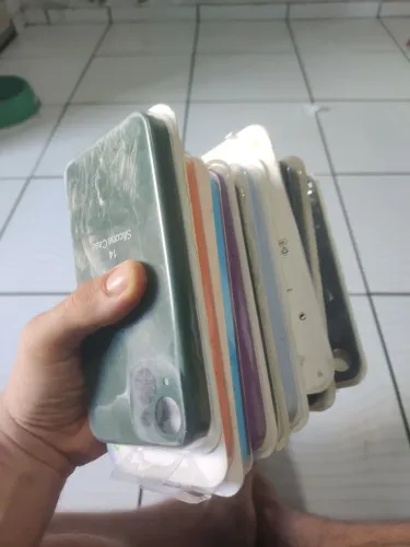 Vendo de kit de 9 capinhas pra revenda iPhone 13 14 15 pro 