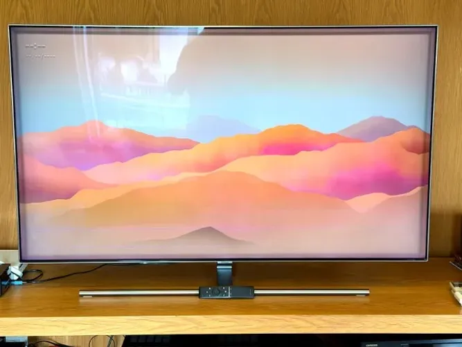 Smart TV Samsung QLED 55 polegadas 4K Q7FN com controle e base