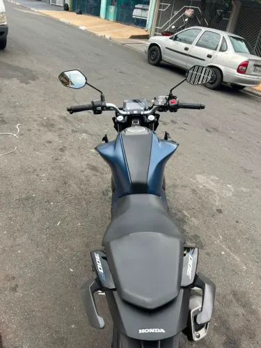 Vendo cb 300f único dono
