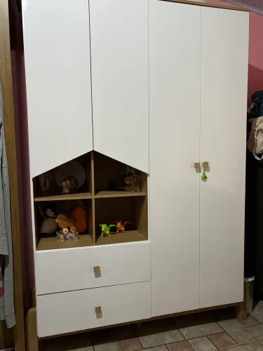 Guarda Roupa Infantil 4 Portas Branco Henn com Gavetas e Nicho