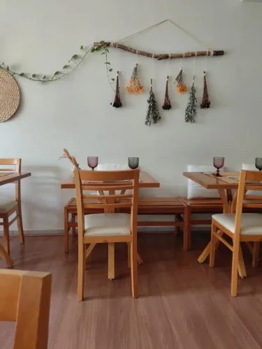 Conjunto mesa e cadeiras para restaurante/café