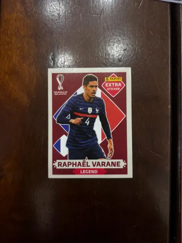 Figurinha Legend Copa 2022 Qatar - Varane bordô
