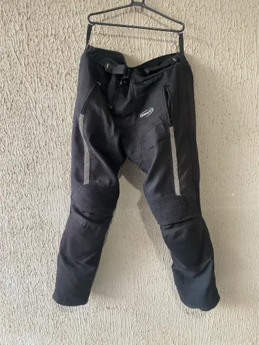 Vendo jaqueta de couro e calça Helt e protetor integral motocross