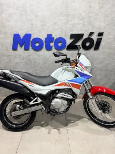 HONDA NX 400i FALCON BRANCO 2015