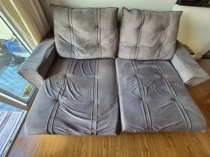 Conforto de Sofá, Espaço de Cama: Sofá-Cama Cinza 2,30m, Retrátil e Reclinável 