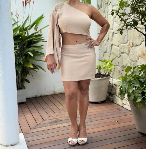 Conjunto Cropped e Saia