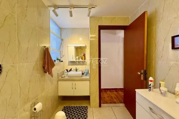 Casa em Condomínio : Linear / Residencial / Botafogo