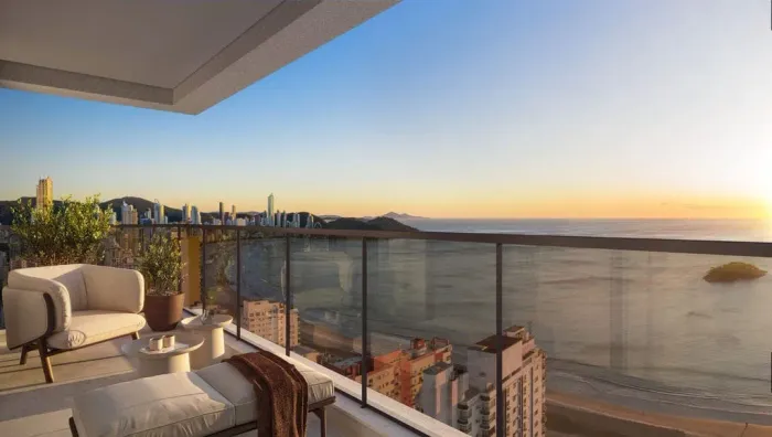 Apartamento na Planta no Edifício Marena no Centro em Balneário Camboriú