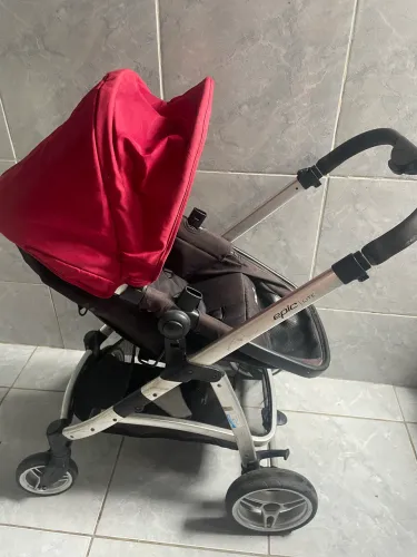 Carrinho de bebê Moisés 