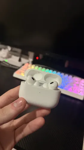 AirPods Pro 2, semi-novo, com caixa e todas borrachinhas reservas inclusas