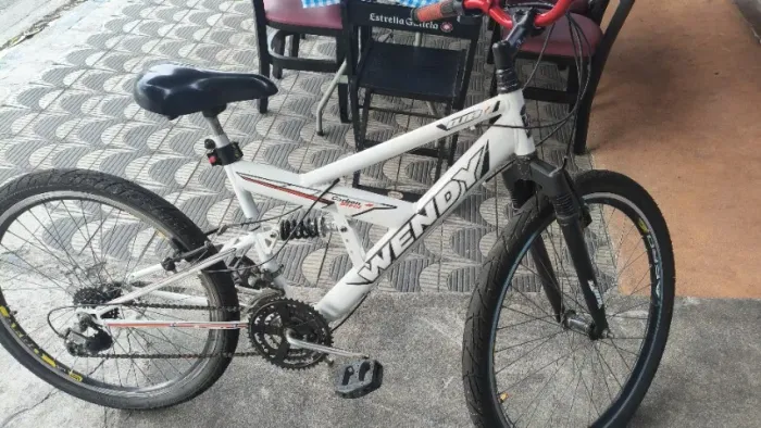 BICICLETA ARO 26 NOVINHA