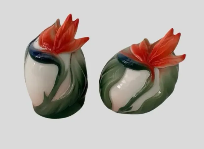 Conjunto saleiro e pimenteiro porcelana importada