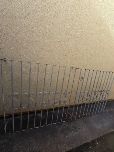 Vendo essas 2 grades de janela  ,barra de 1/2 por 550,00