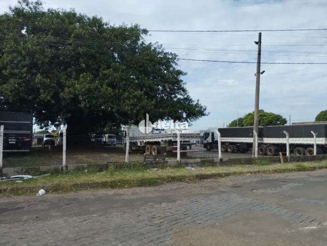 Área disponível para Locação e Venda 5.184 m² no bairro Tibery em Uberlândia-MG