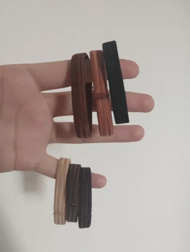 Prendedores de cabelo e brinde: uma faixa de cabelo