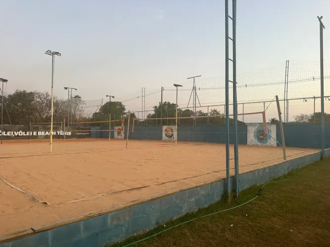 Vendo ponto comercial(quadra areia, campo futebol e evento )