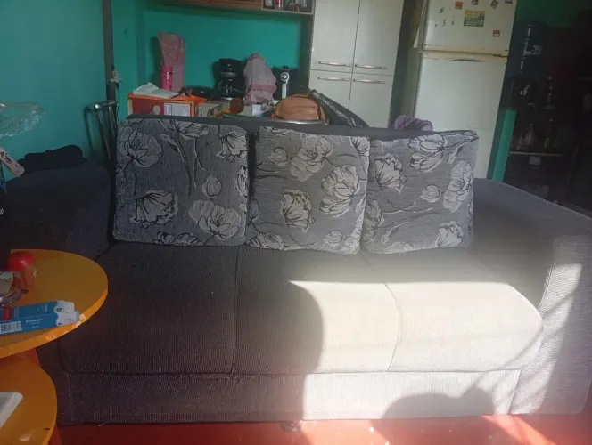 Vendo conjunto de sofá de 2 e 3 lugares