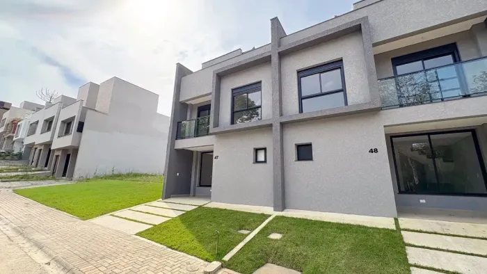 Sobrado Triplex no Santa Cândida