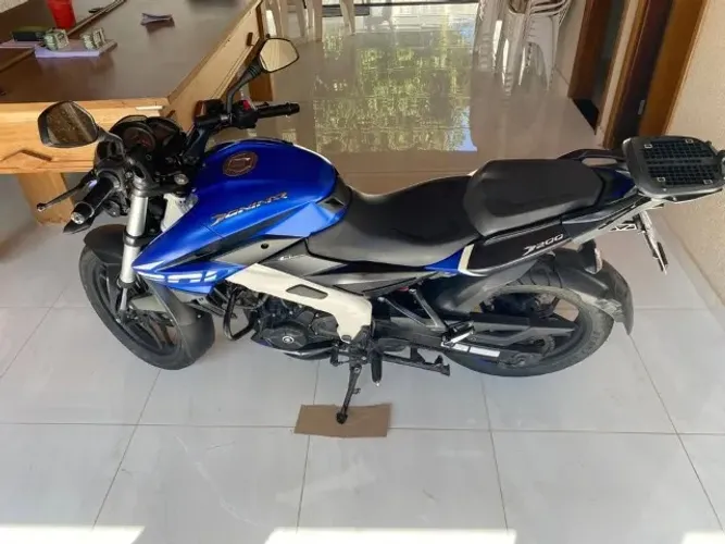 Bajaj Dominar 200 2023