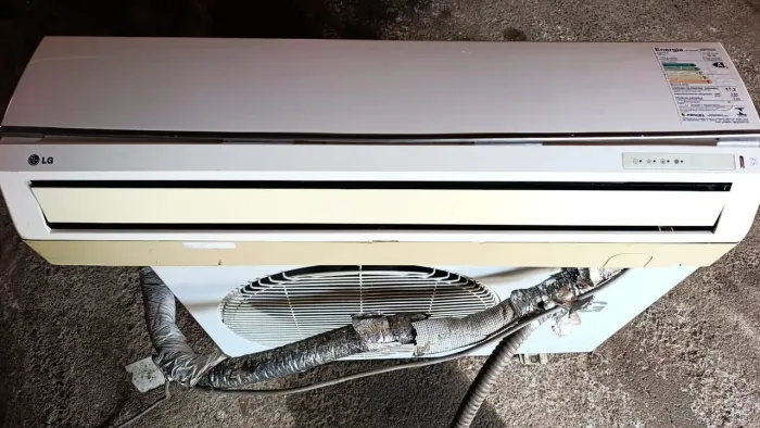 Vendo esse ar condicionado funcionando 9000btus