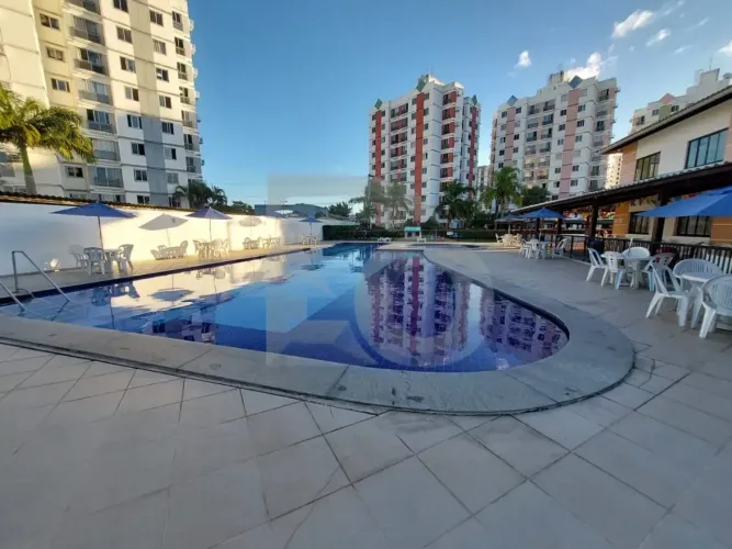 Canto Belo: Apartamento com 3 Quartos, Suíte e Vista Livre
