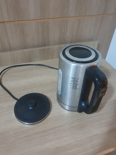 Chaleira Oster inox 220v com painel led e seletor temp 70c a 100c comprei 350 vendo 150